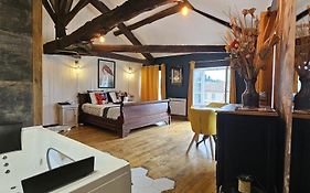 Suite Penthouse Romantique, Confolens, Charente